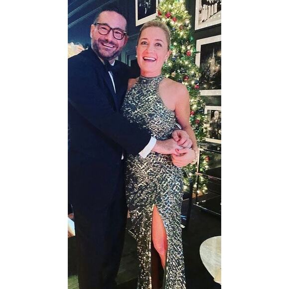 Mac Duggal 4112 Cutout Back Sequin Gown Front Slit Sz 8 Silver and Gold NWT - Picture 3 of 11